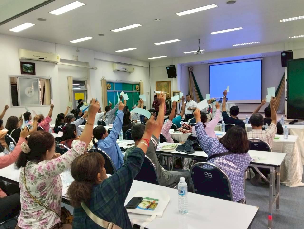 title - ศกร. หนุน “กองทุนฟื้นฟูฯ” พลิกโฉมเกษตรกรไทย! ปรับวิธีคิด-เติมเทคนิคการผลิต สร้างอำนาจต่อรองยุควิกฤตโลก
